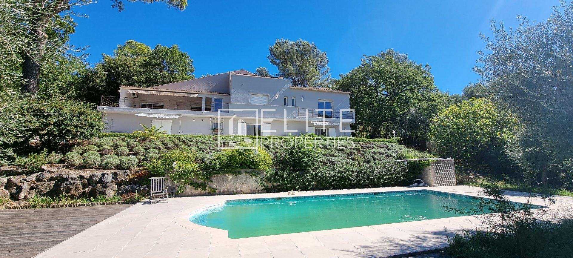 House in Le Plan, Provence-Alpes-Cote d'Azur 10815462