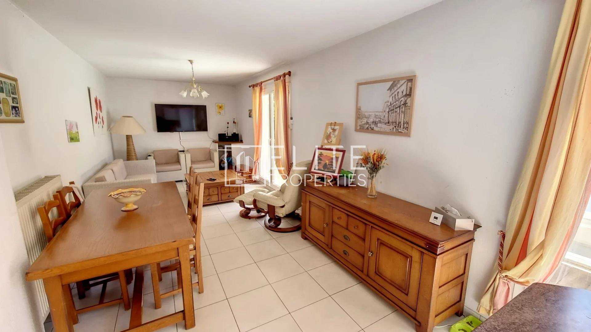 casa en La Roquette-sur-Siagne, Provenza-Alpes-Costa Azul 10815467