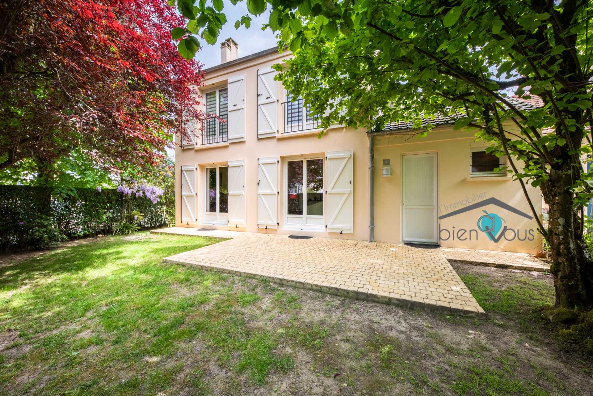 House in Élancourt, Yvelines 10815488