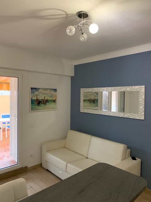 公寓 在 博索萊伊, 普羅旺斯-阿爾卑斯-藍色海岸 10815700