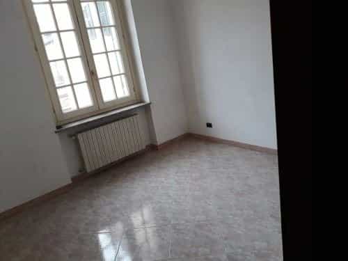 公寓 在 Novi Ligure, Alessandria 10815757