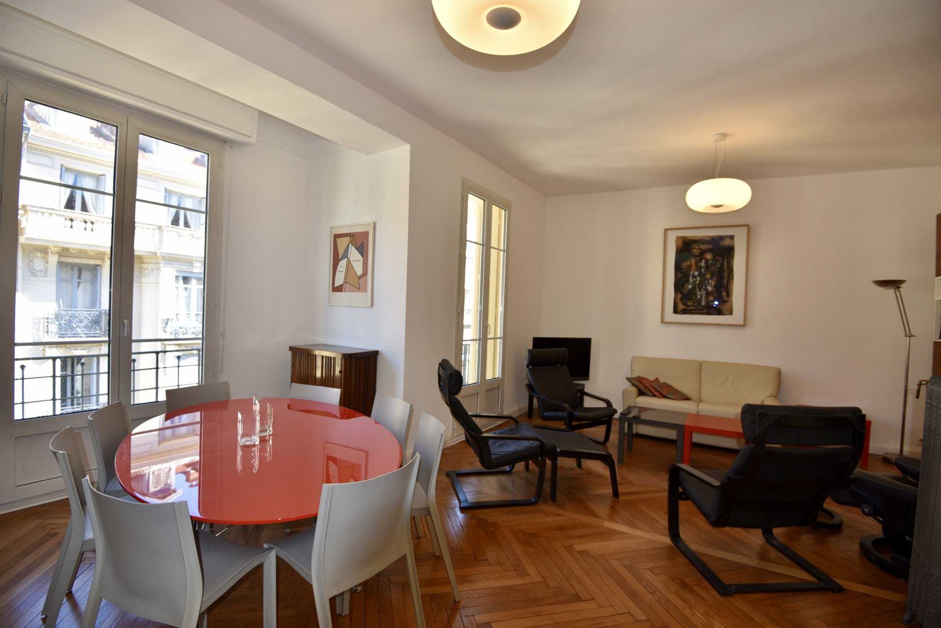 Condominium in Nice, Provence-Alpes-Cote d'Azur 10815882