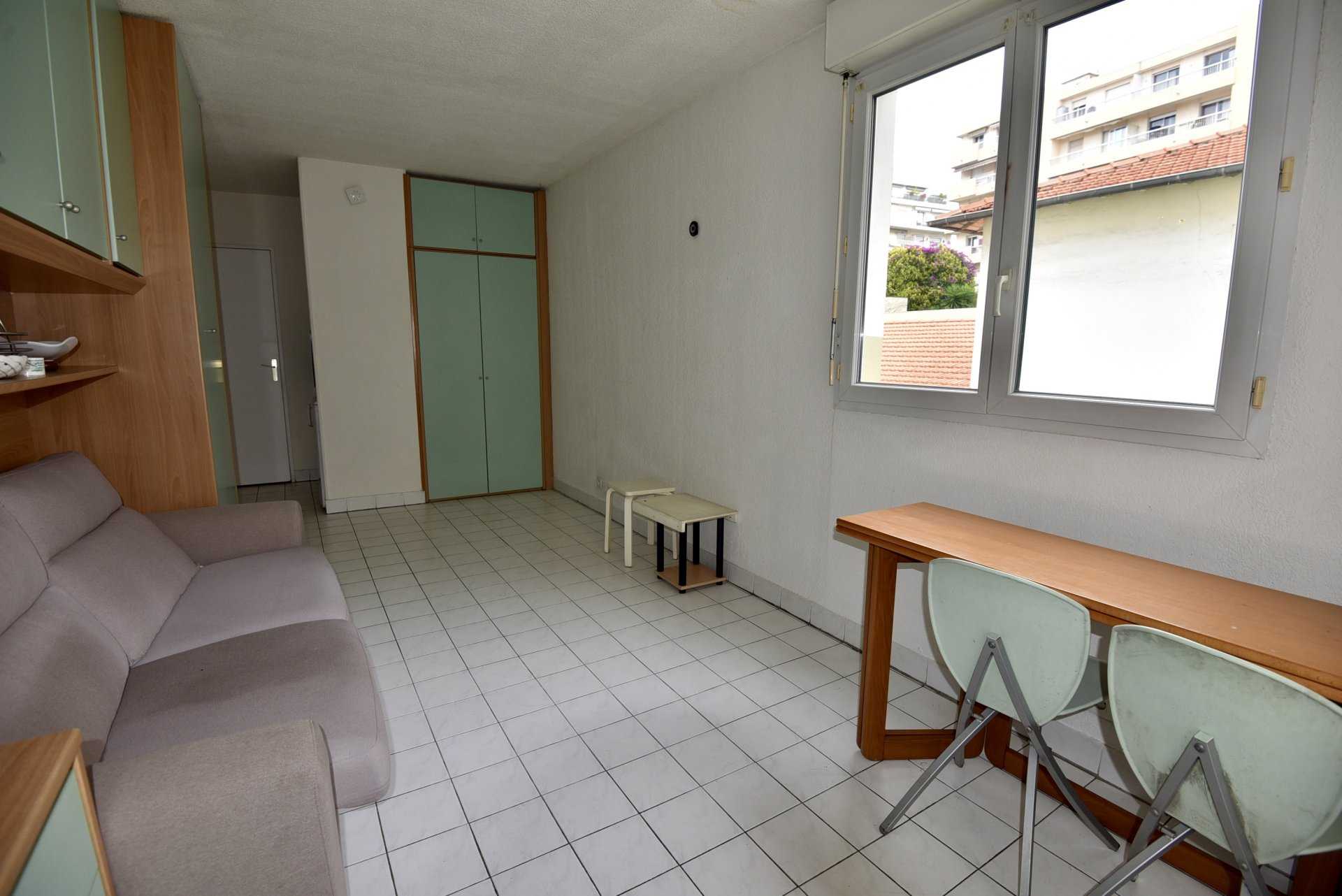 公寓 在 聖海倫, 普羅旺斯-阿爾卑斯-藍色海岸 10815916