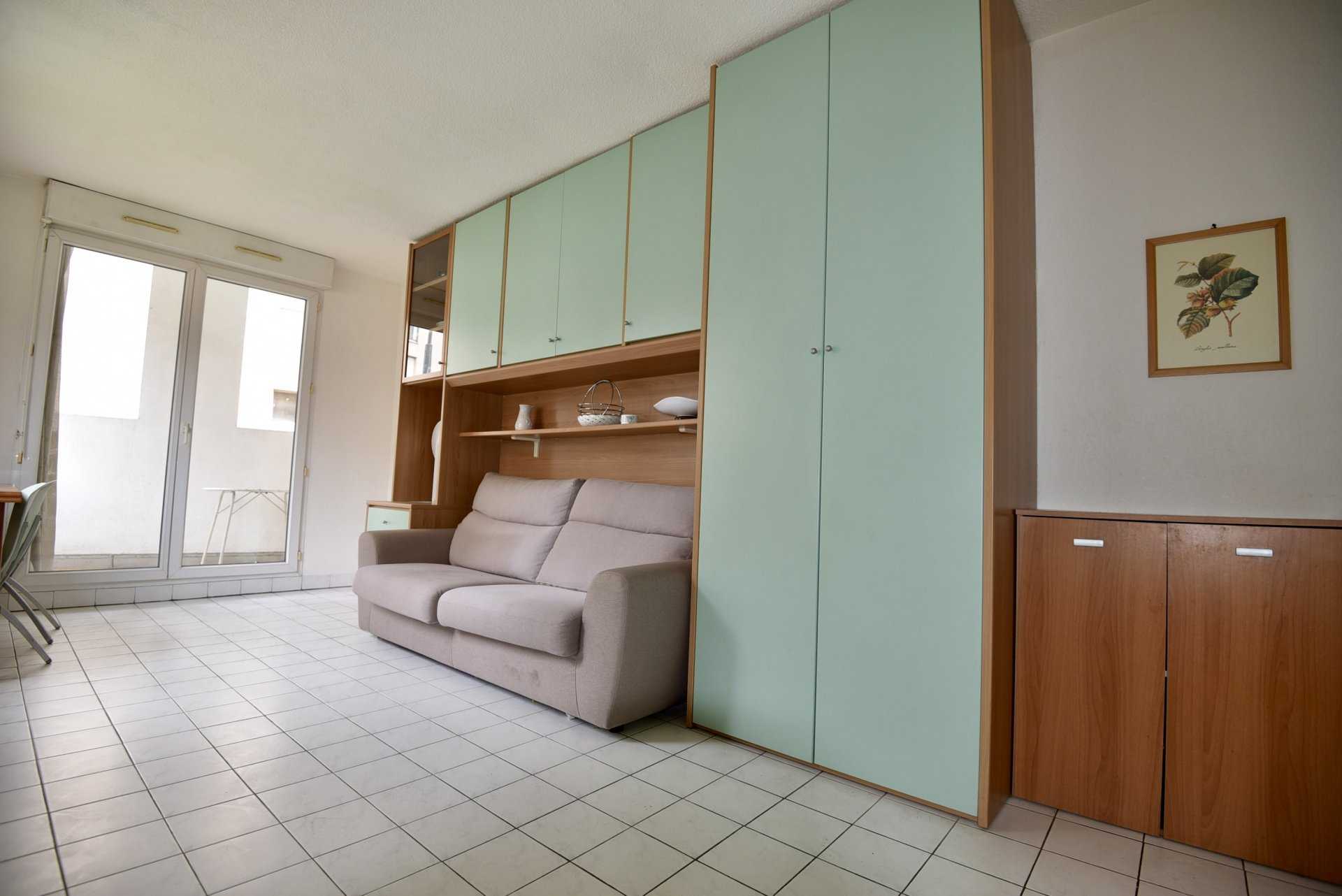 公寓 在 圣海伦娜, 普罗旺斯-阿尔卑斯-蓝色海岸 10815916