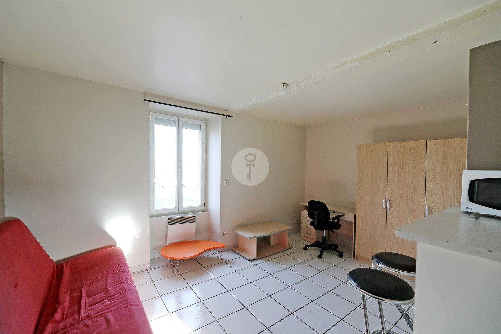 Condominium in Lescure-d'Albigeois, Occitanië 10815927