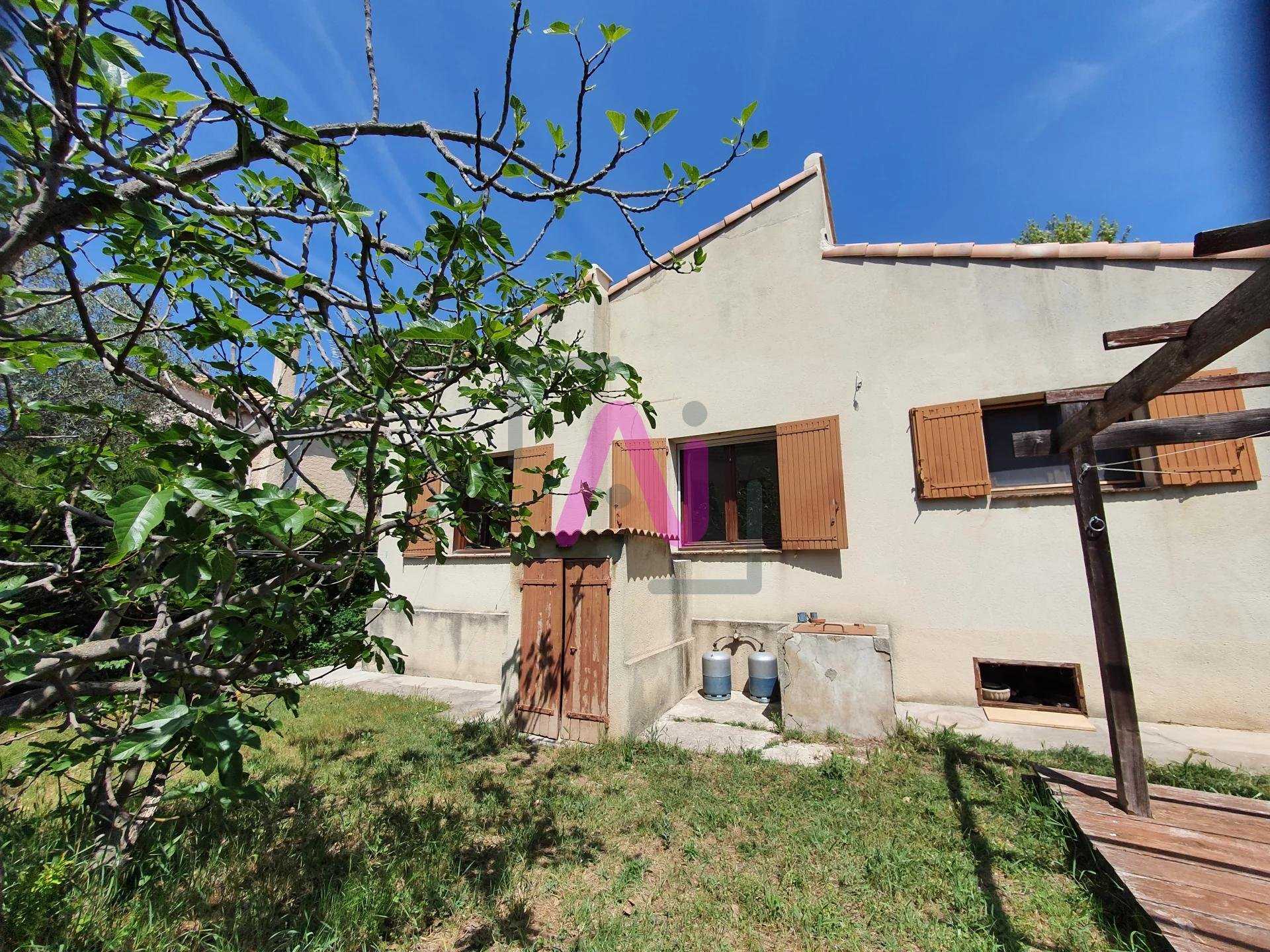 σπίτι σε Luynes, Provence-Alpes-Cote d'Azur 10815964