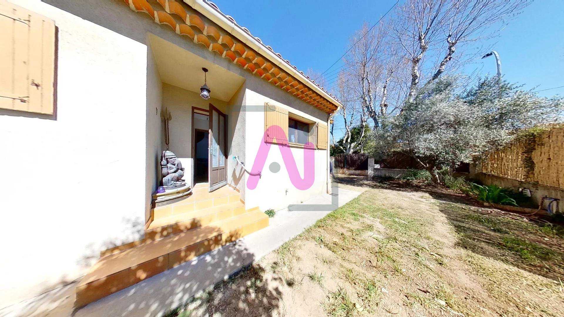 House in Luynes, Provence-Alpes-Cote d'Azur 10815980