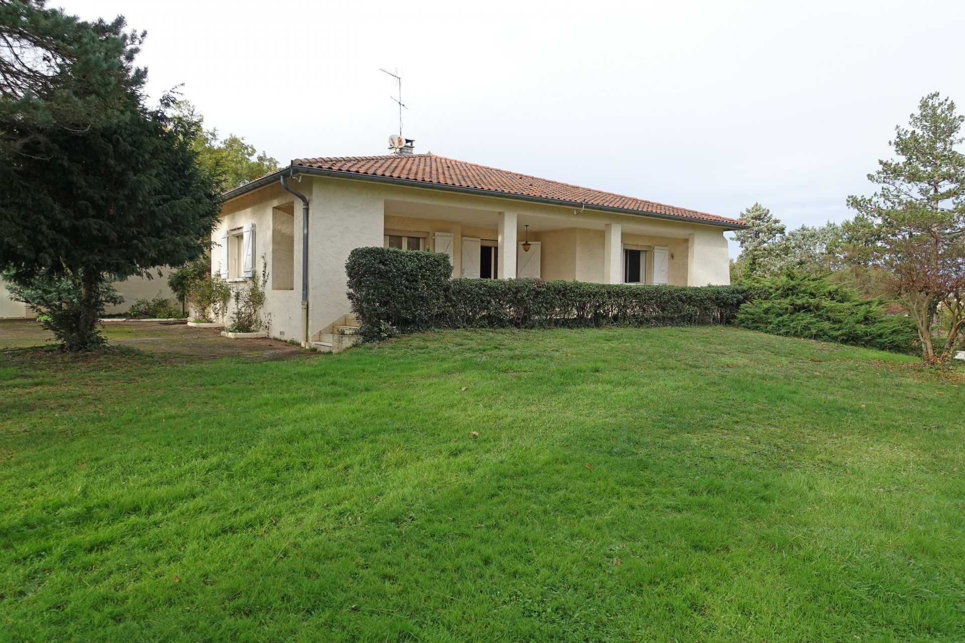 жилой дом в Pavie, Occitanie 10816055
