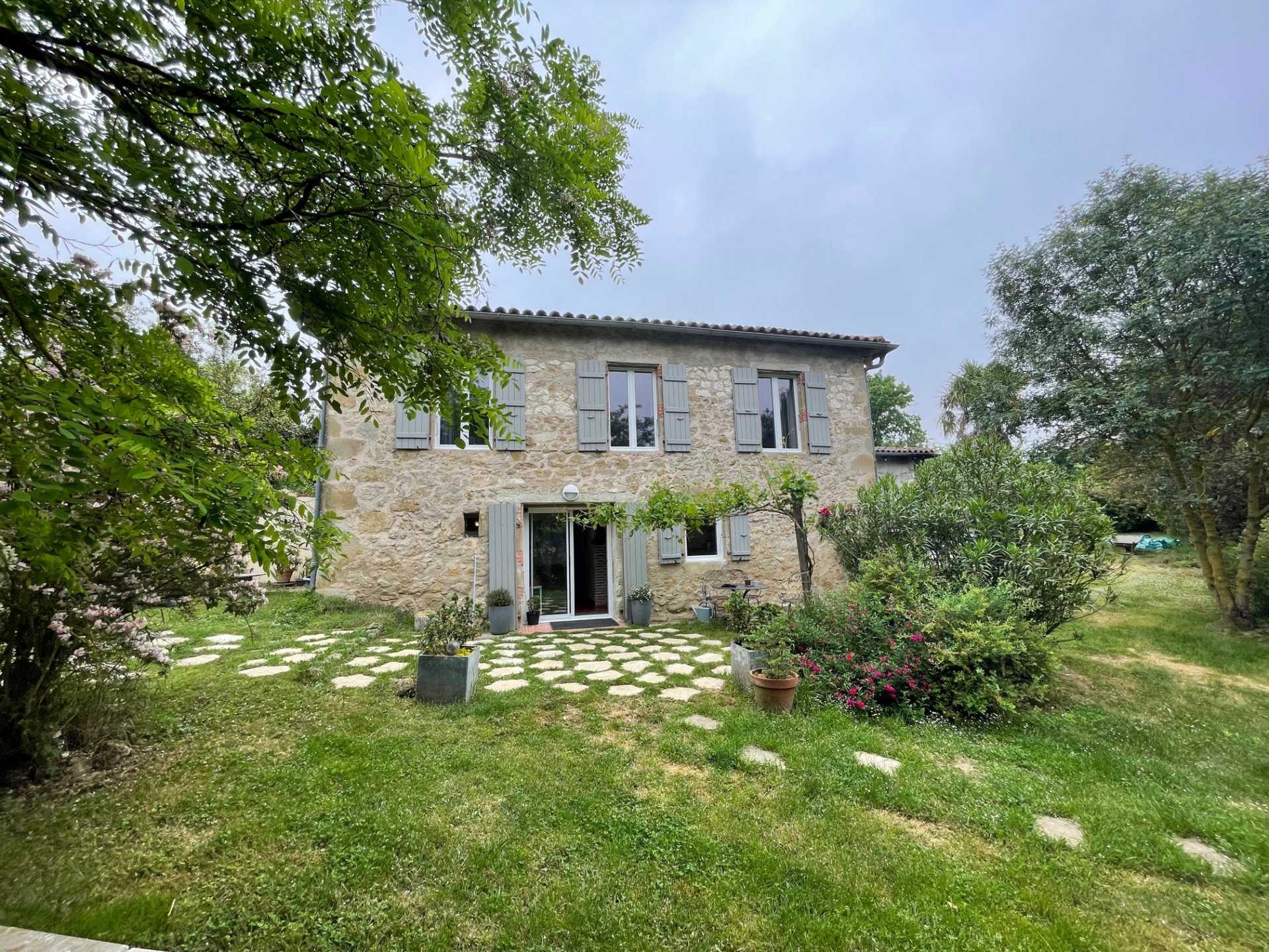 House in Castelnau-Barbarens, Occitanie 10816118