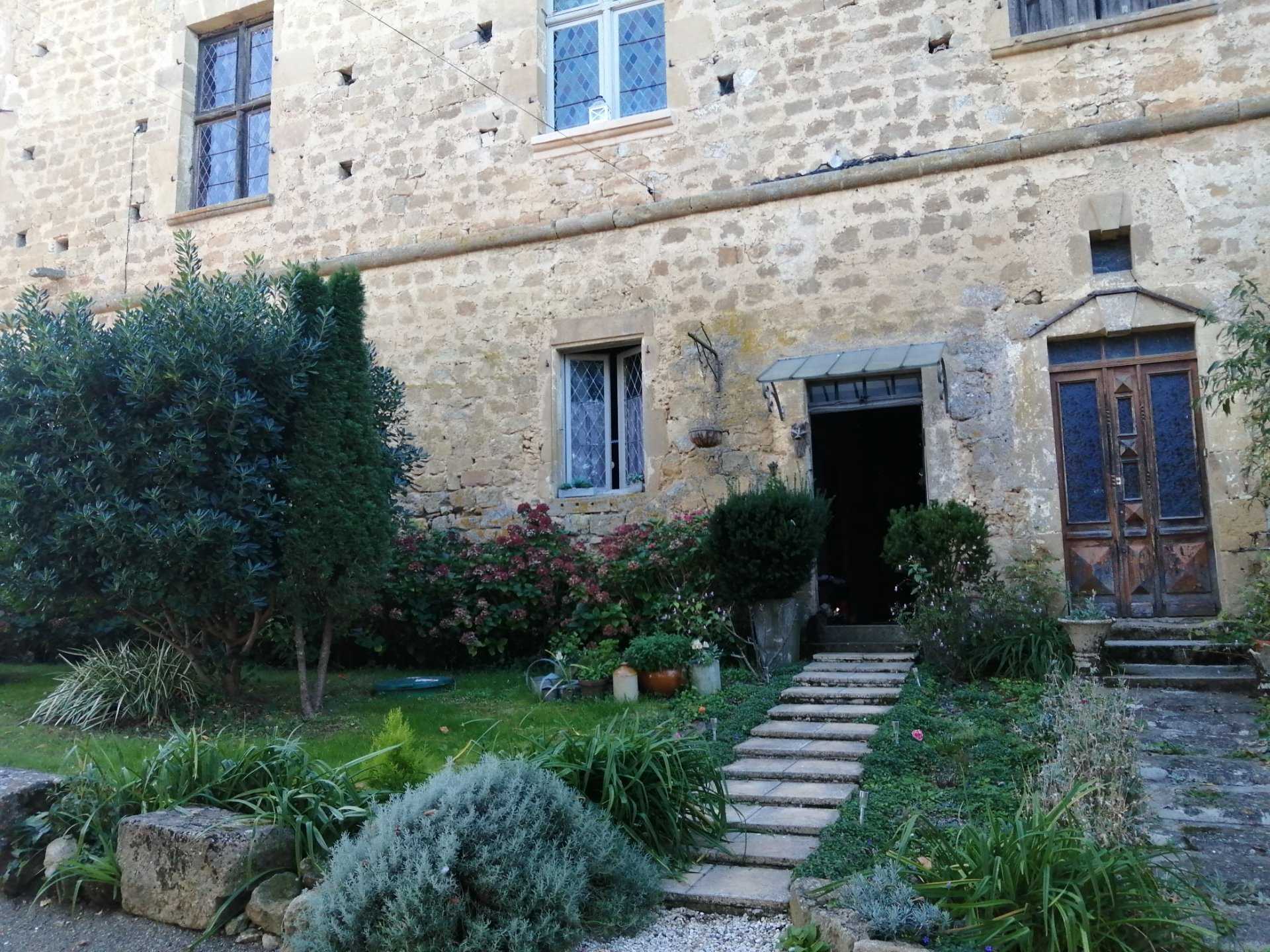 Talo sisään Bassoues, Occitanie 10816132