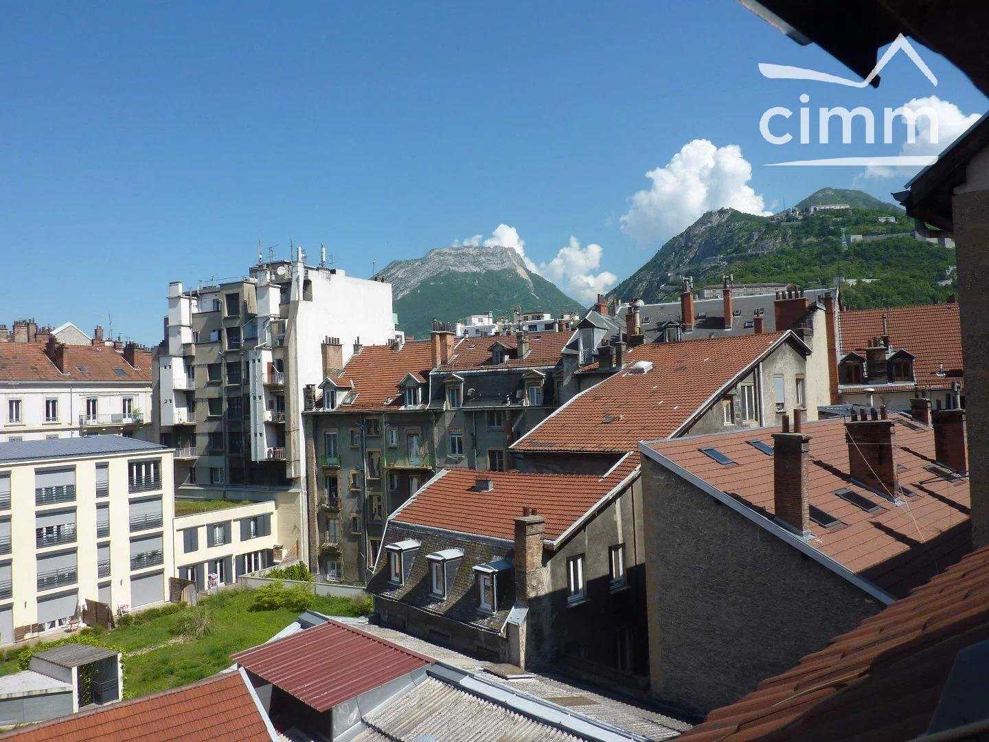 Condominium in Saint-Martin-le-Vinoux, Auvergne-Rhone-Alpes 10816219