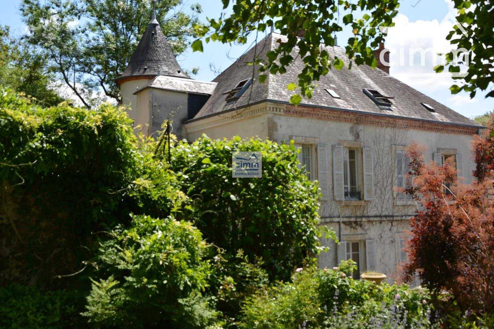 בַּיִת ב Bourbon-Lancy, Bourgogne-Franche-Comte 10816308