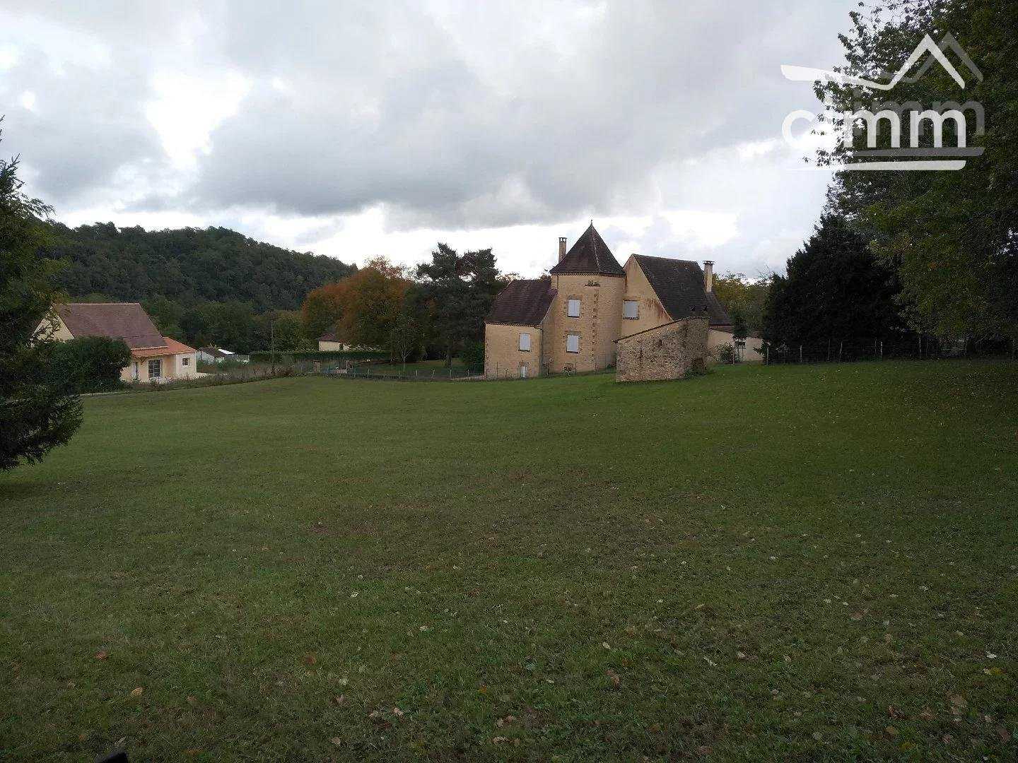 Land in Sarlat-la-Caneda, Nouvelle-Aquitaine 10816367