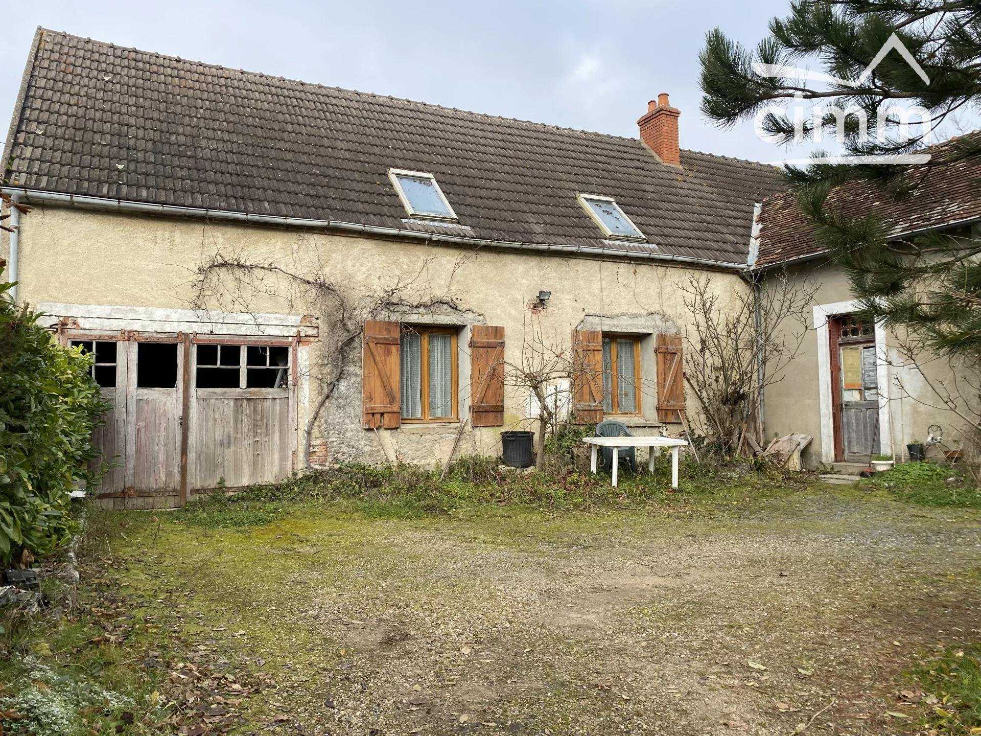 بيت في Diou, Allier 10816396