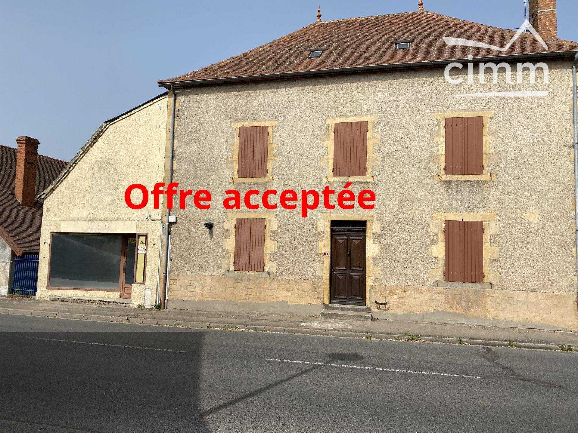 Hus i Pierrefitte-sur-Loire, Allier 10816412