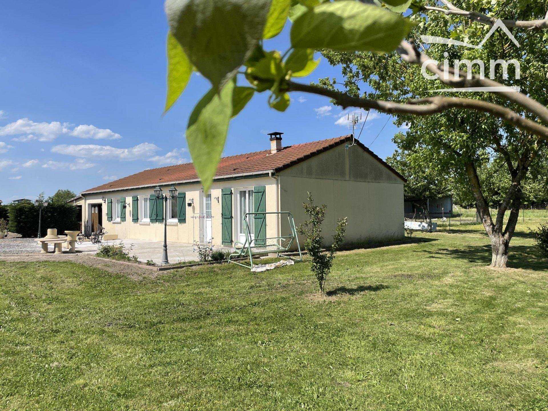 Dom w Saint-Pourcain-sur-Besbre, Auvergne-Rhone-Alpes 10816466