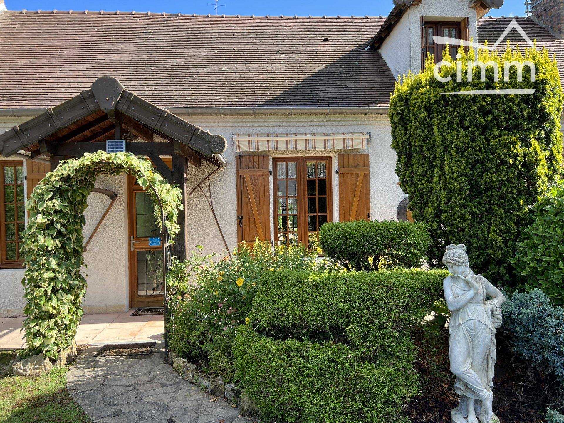 House in Cronat, Bourgogne-Franche-Comte 10816470
