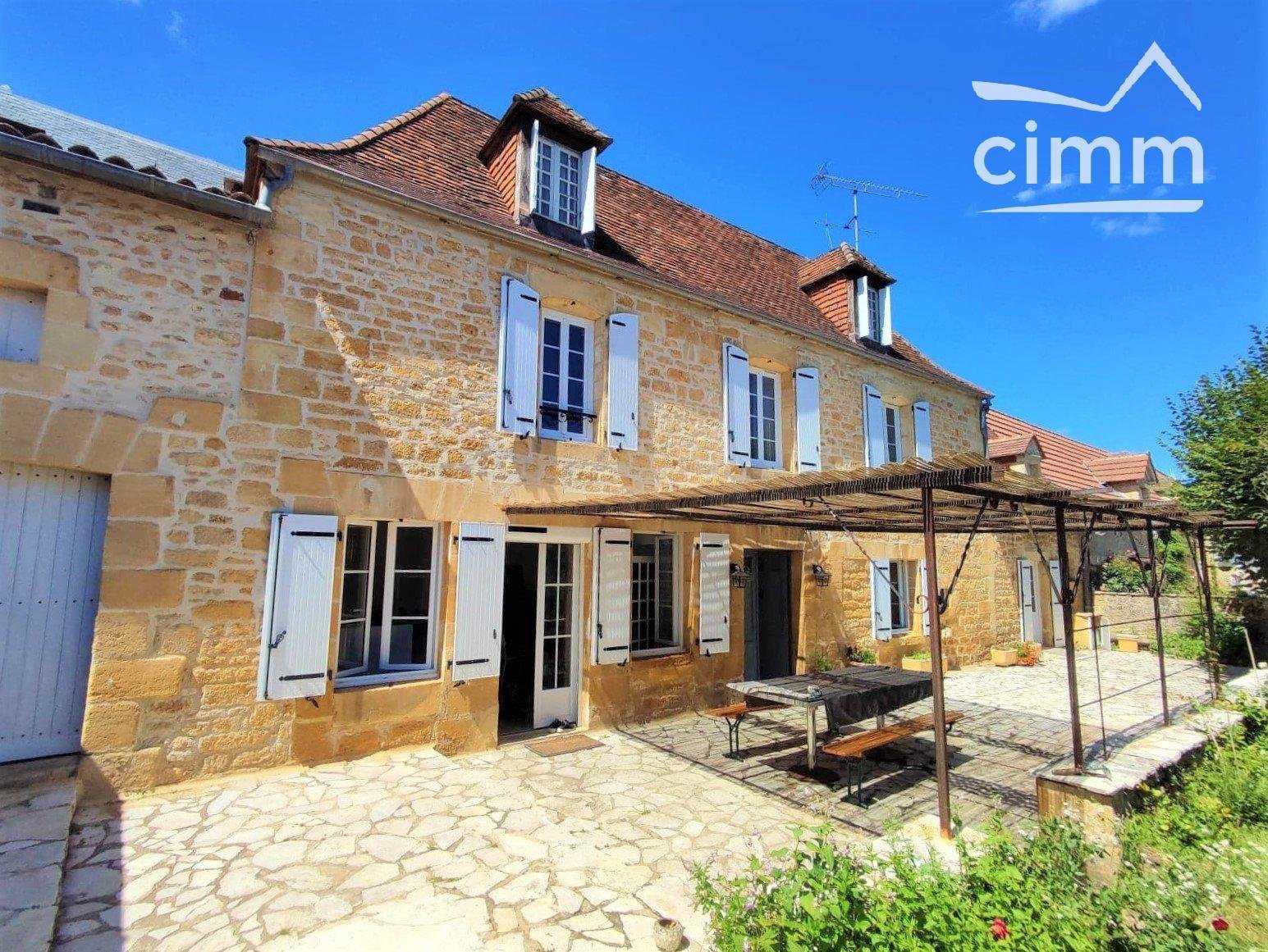 House in Vitrac, Nouvelle-Aquitaine 10816496