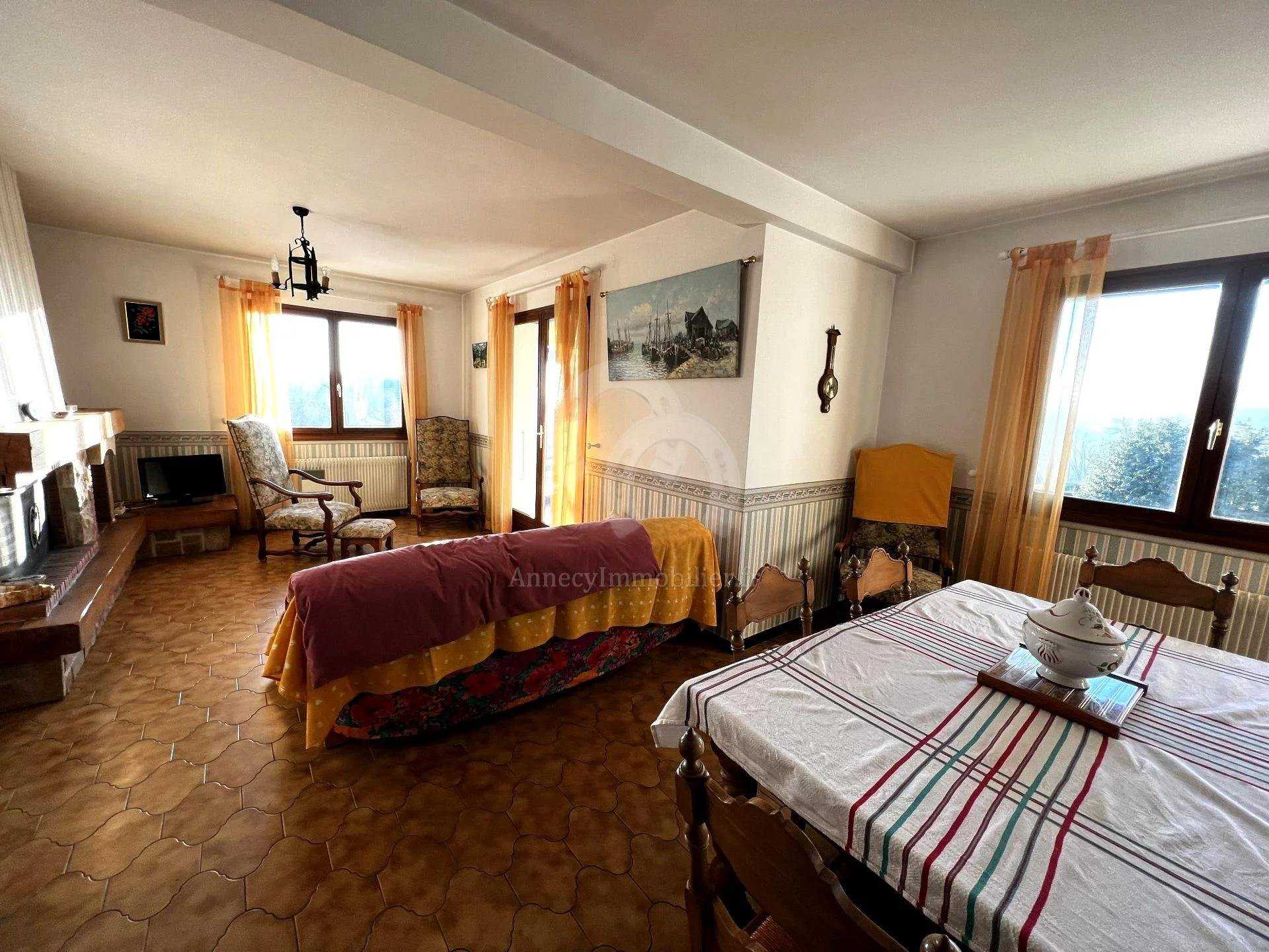 Dom w Annecy, Owernia-Rodan-Alpy 10816600