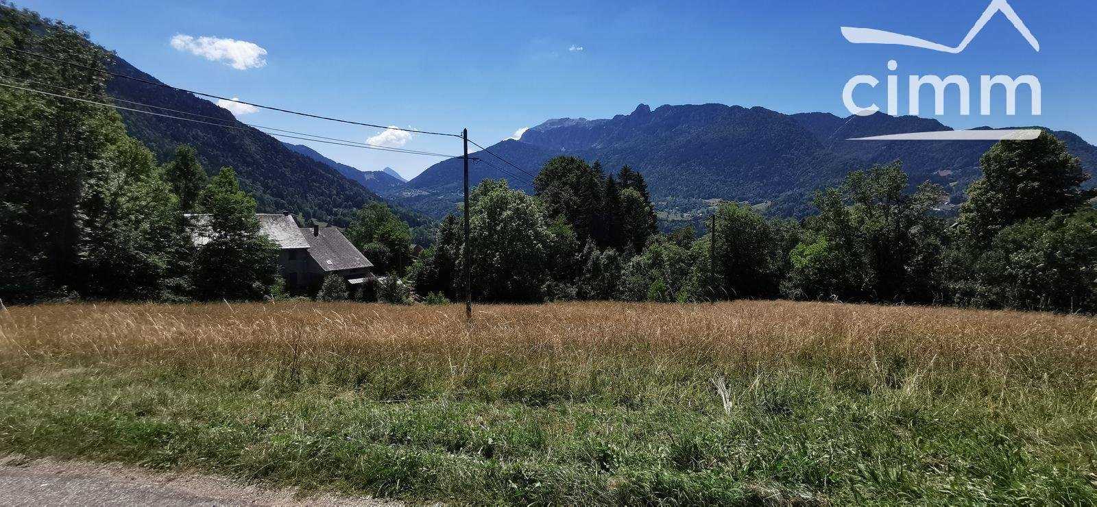 Land in Saint-Pierre-d'Entremont, Auvergne-Rhone-Alpes 10816602