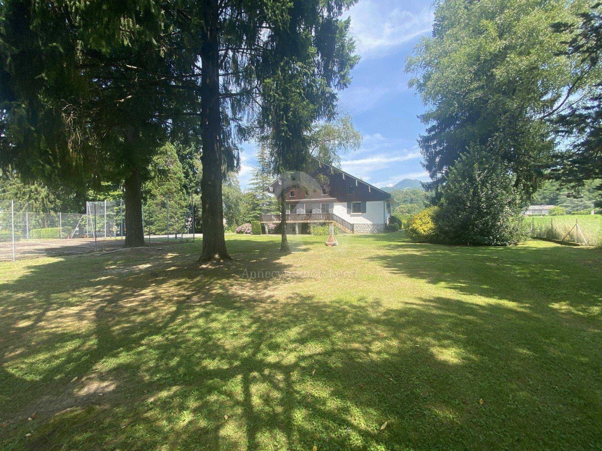 σπίτι σε La Croix-de-la-Rochette, Ωβέρνη-Ροδανός-Άλπεις 10816620