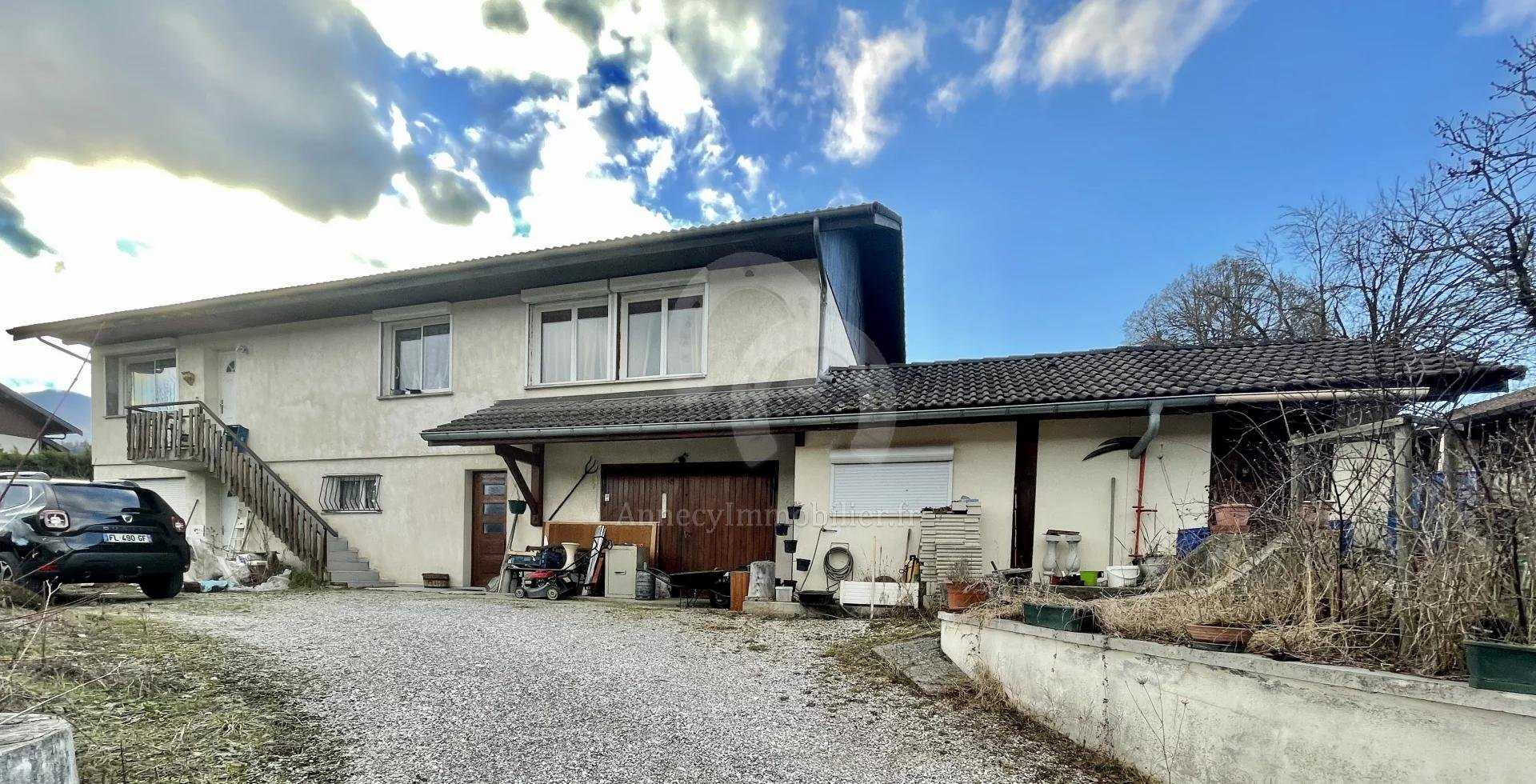 Dom w Annecy, Owernia-Rodan-Alpy 10816625