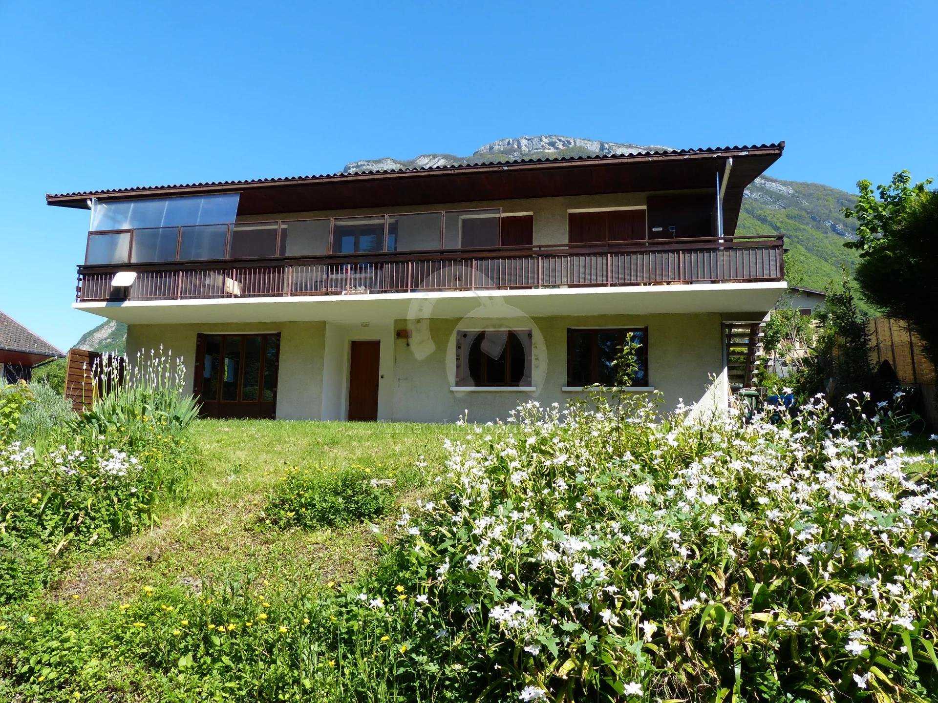 House in Montmelian, Auvergne-Rhone-Alpes 10816636