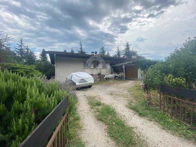 rumah dalam Montmelian, Auvergne-Rhone-Alpes 10816636