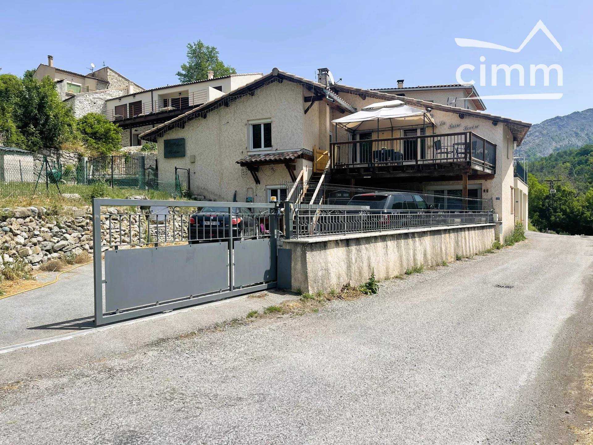 Residential in Curbans, Alpes-de-Haute-Provence 10816637