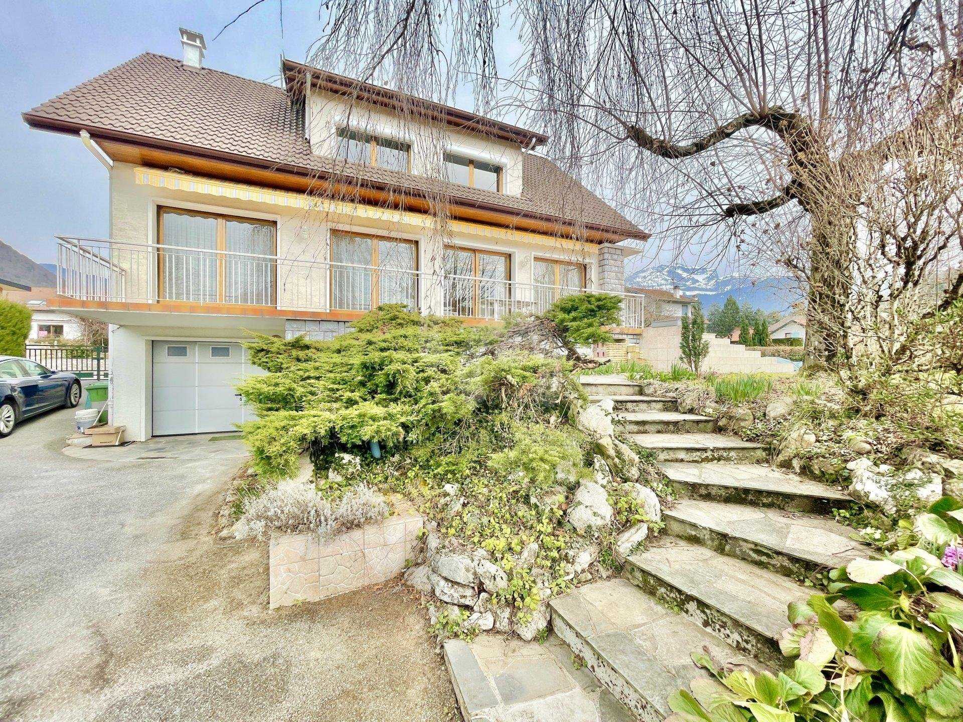 σπίτι σε Menthon-Saint-Bernard, Auvergne-Rhone-Alpes 10816760