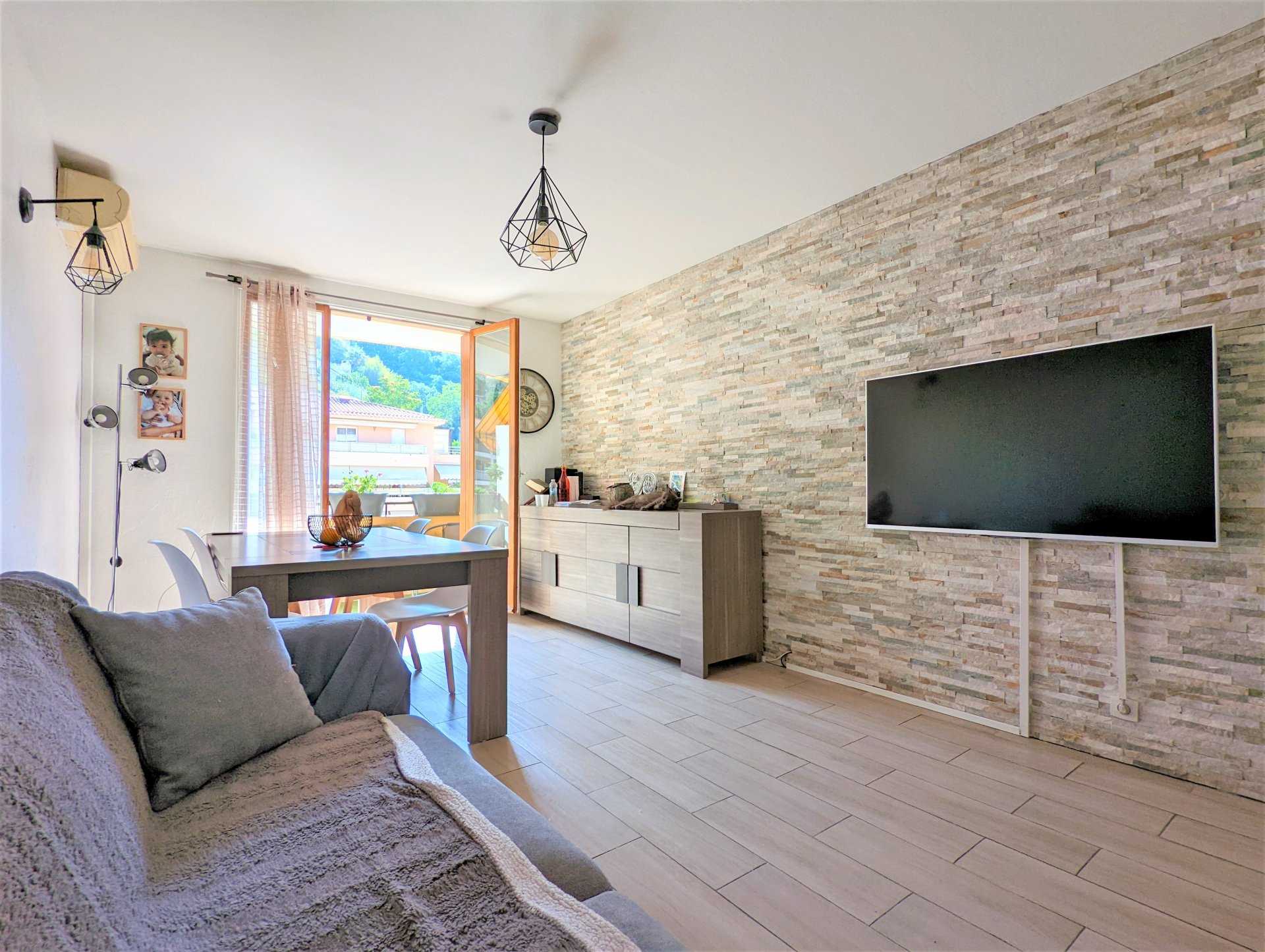 公寓 在 Cabrolles, Provence-Alpes-Cote d'Azur 10816803