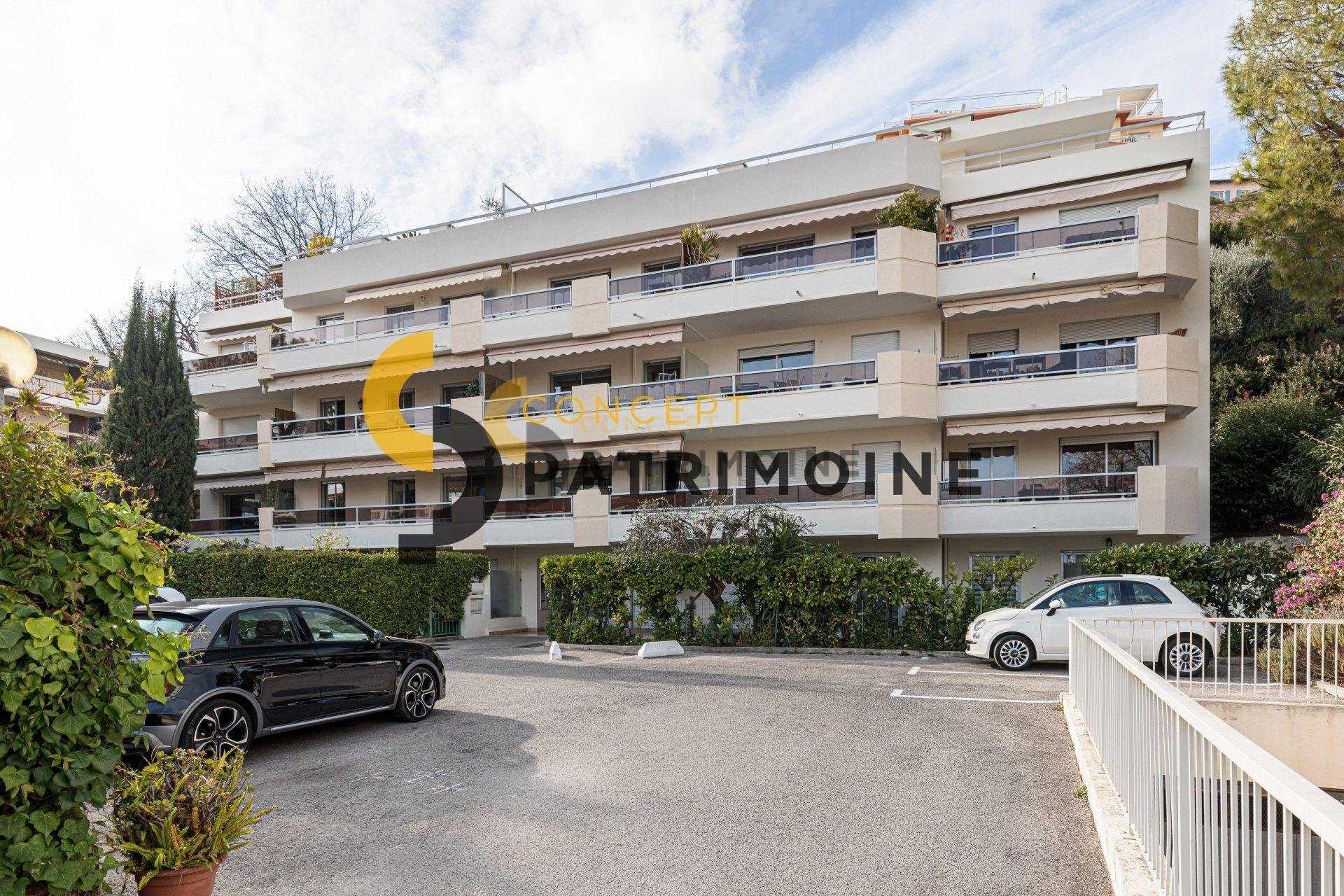 Asuinrakennus sisään Nice, Alpes-Maritimes 10817015