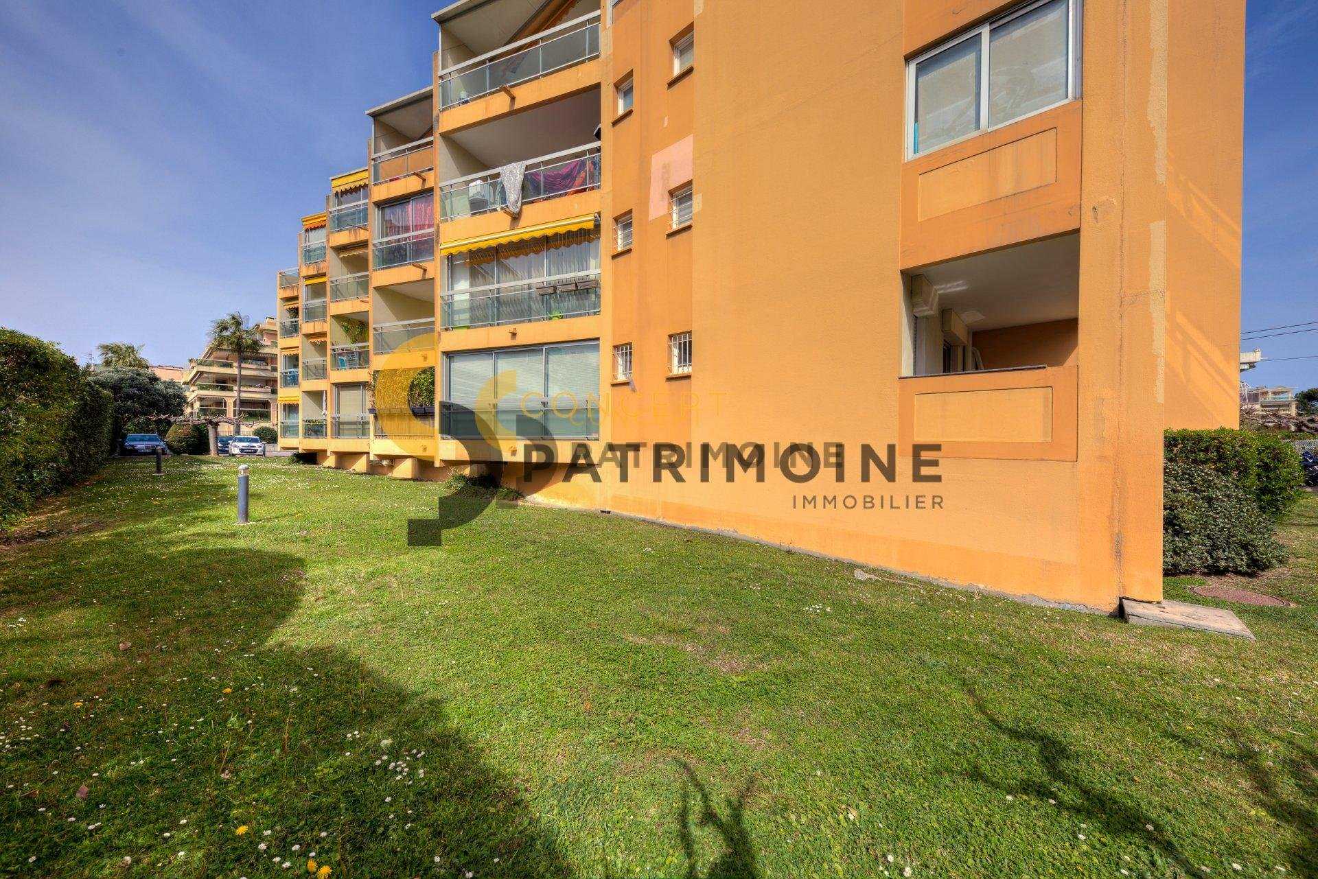 Kondominium dalam Saint-Laurent-du-Var, Provence-Alpes-Côte d'Azur 10817027