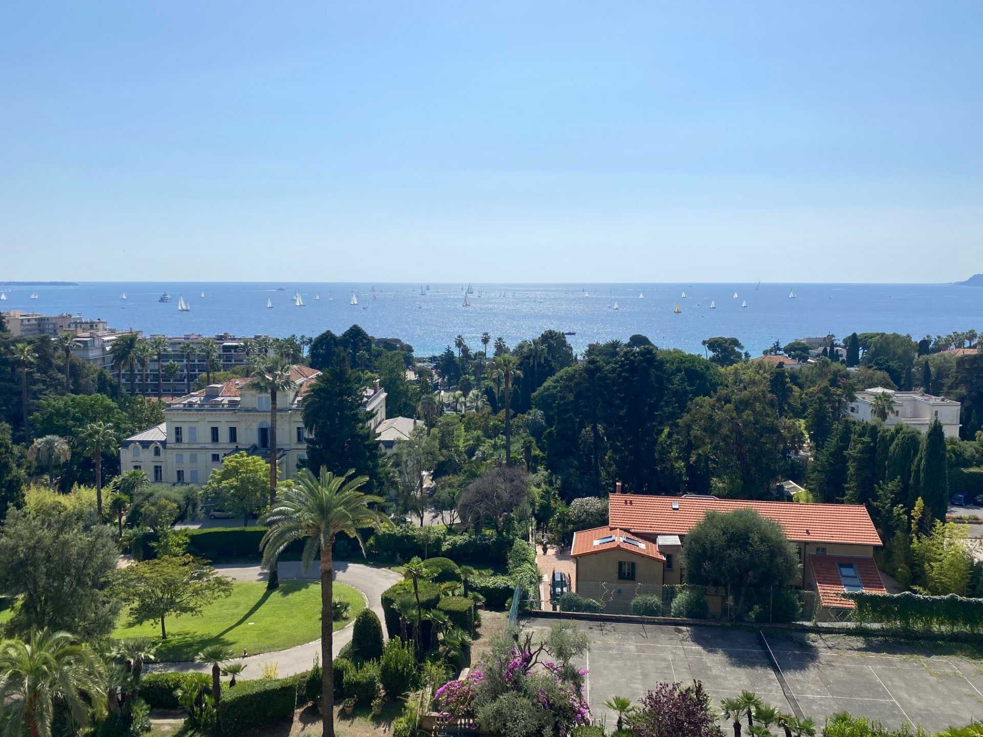 Condominium dans La Boca, Provence-Alpes-Côte d'Azur 10817037