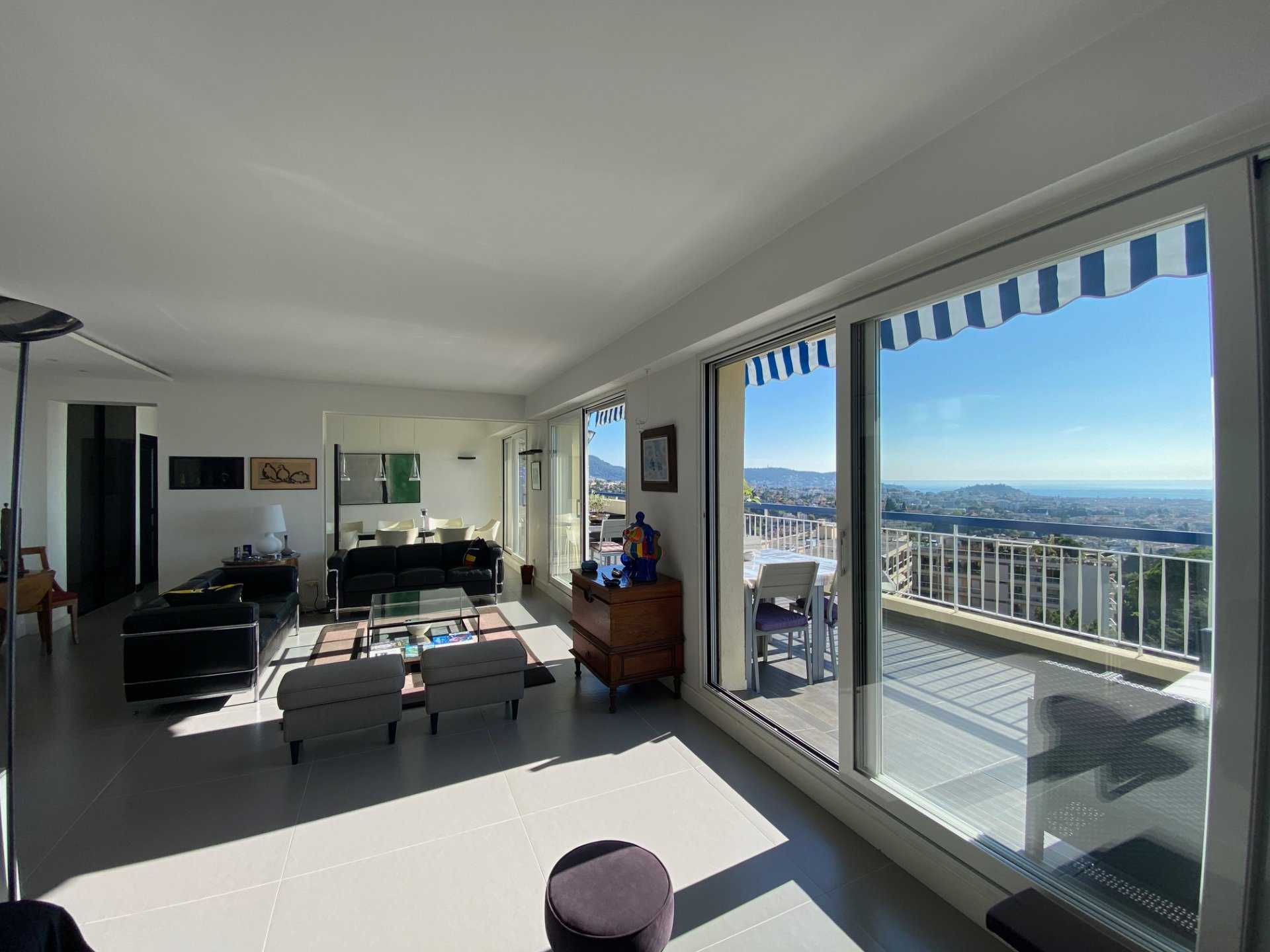 Condominium in Nice, Alpes-Maritimes 10817041
