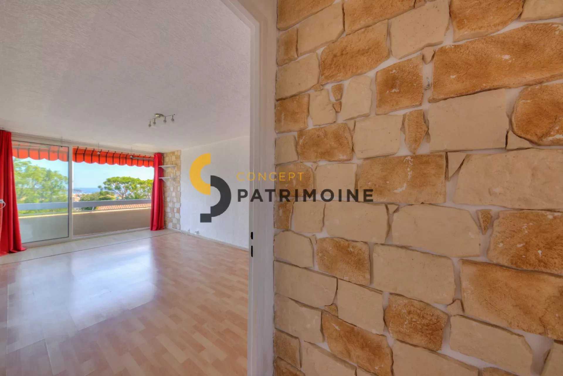 Condominium dans Antibes, Provence-Alpes-Côte d'Azur 10817054