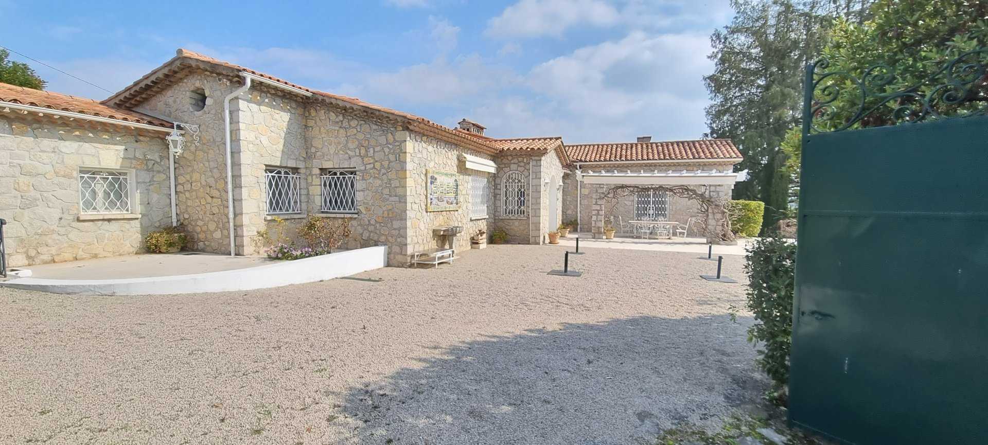 House in La Roquette-sur-Siagne, Provence-Alpes-Cote d'Azur 10817056