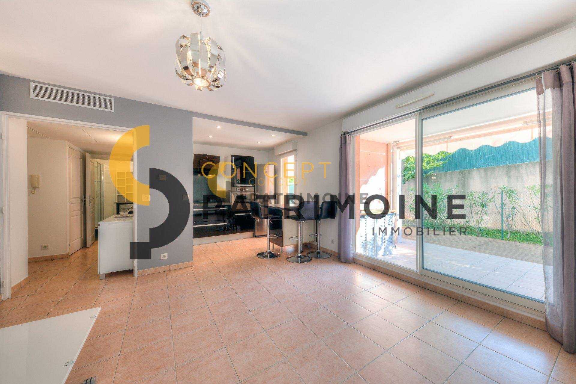Condominium in Antibes, Provence-Alpes-Cote d'Azur 10817058