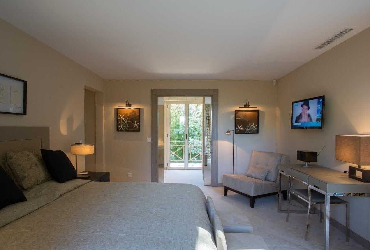 Rumah di Saint-Tropez, Provence-Alpes-Cote d'Azur 10817084