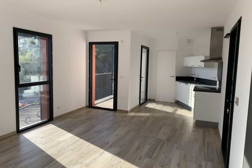 公寓 在 Villeneuve-de-la-Raho, Occitanie 10817224