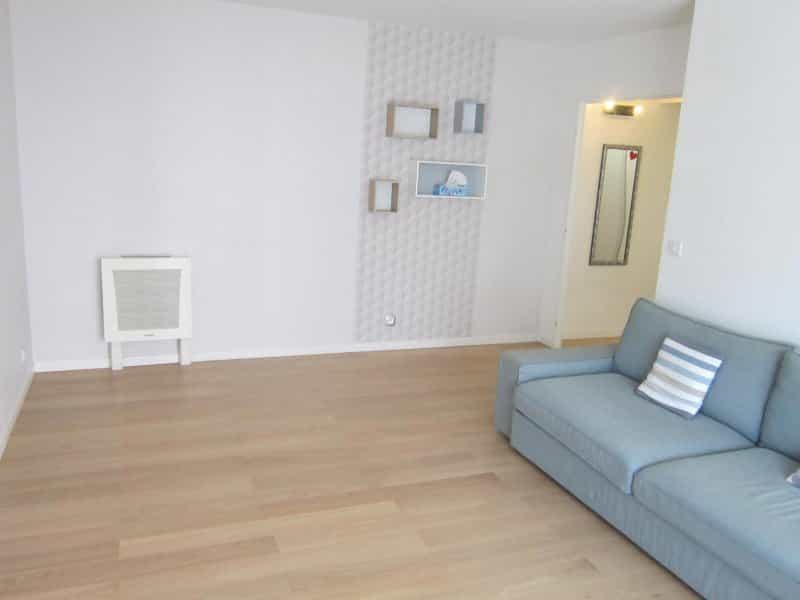 公寓 在 格雷西隆斯, 法蘭西島 10817350