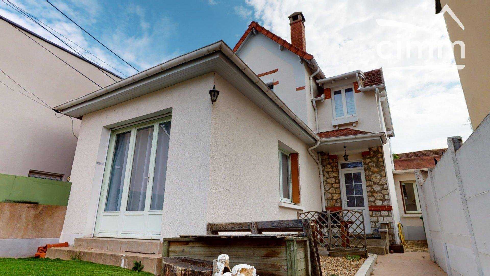 σπίτι σε Orléans, Loiret 10817432