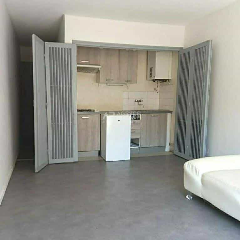 公寓 在 Villeneuve-sur-Lot, 新阿基坦大區 10817477