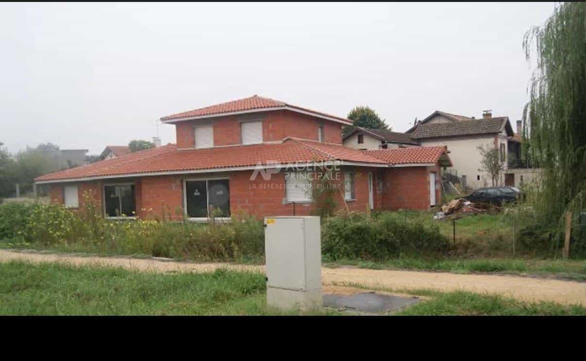 House in Parentis-en-Born, Nouvelle-Aquitaine 10817508