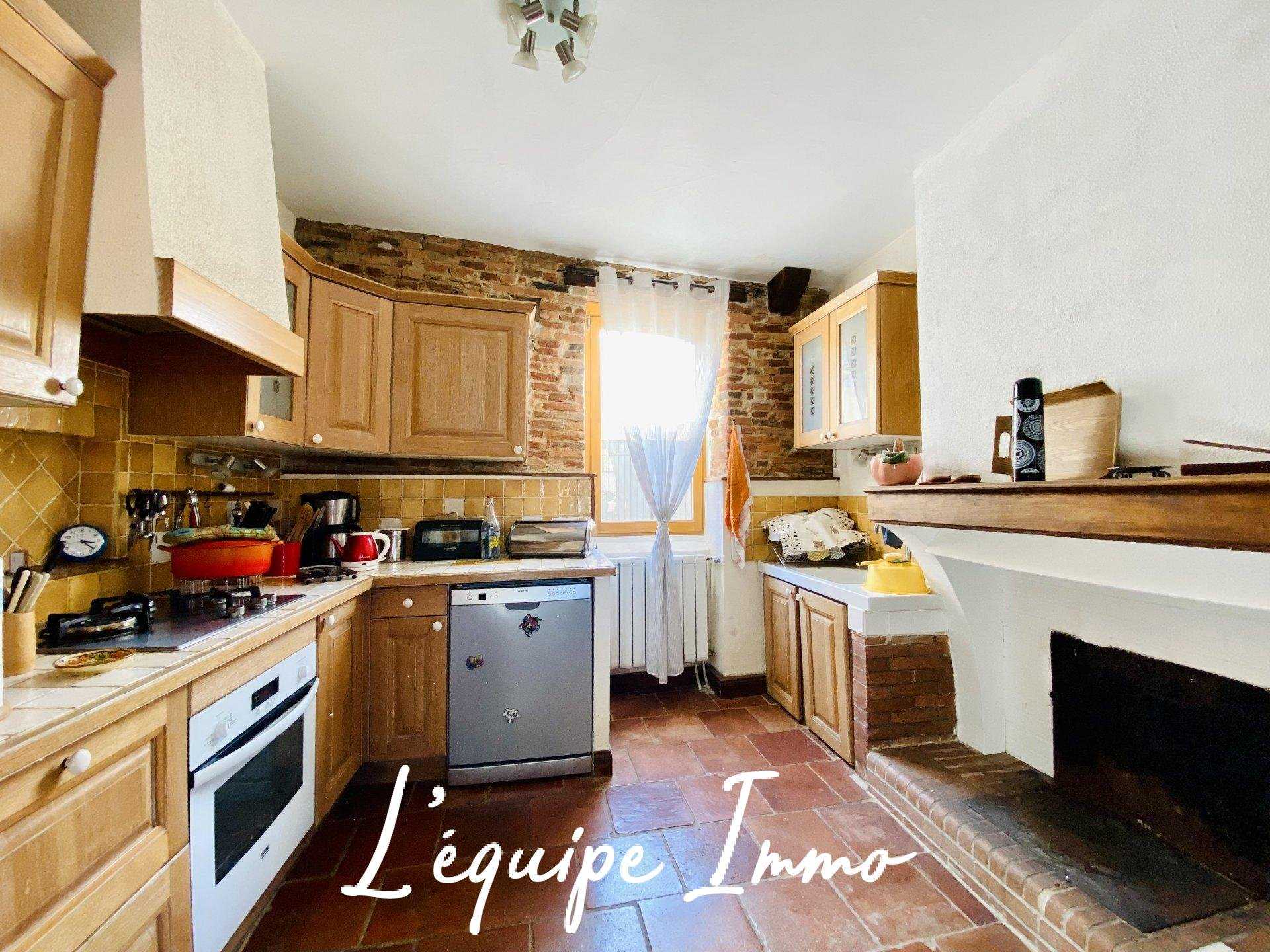 House in L'Isle-Jourdain, Occitanie 10817649