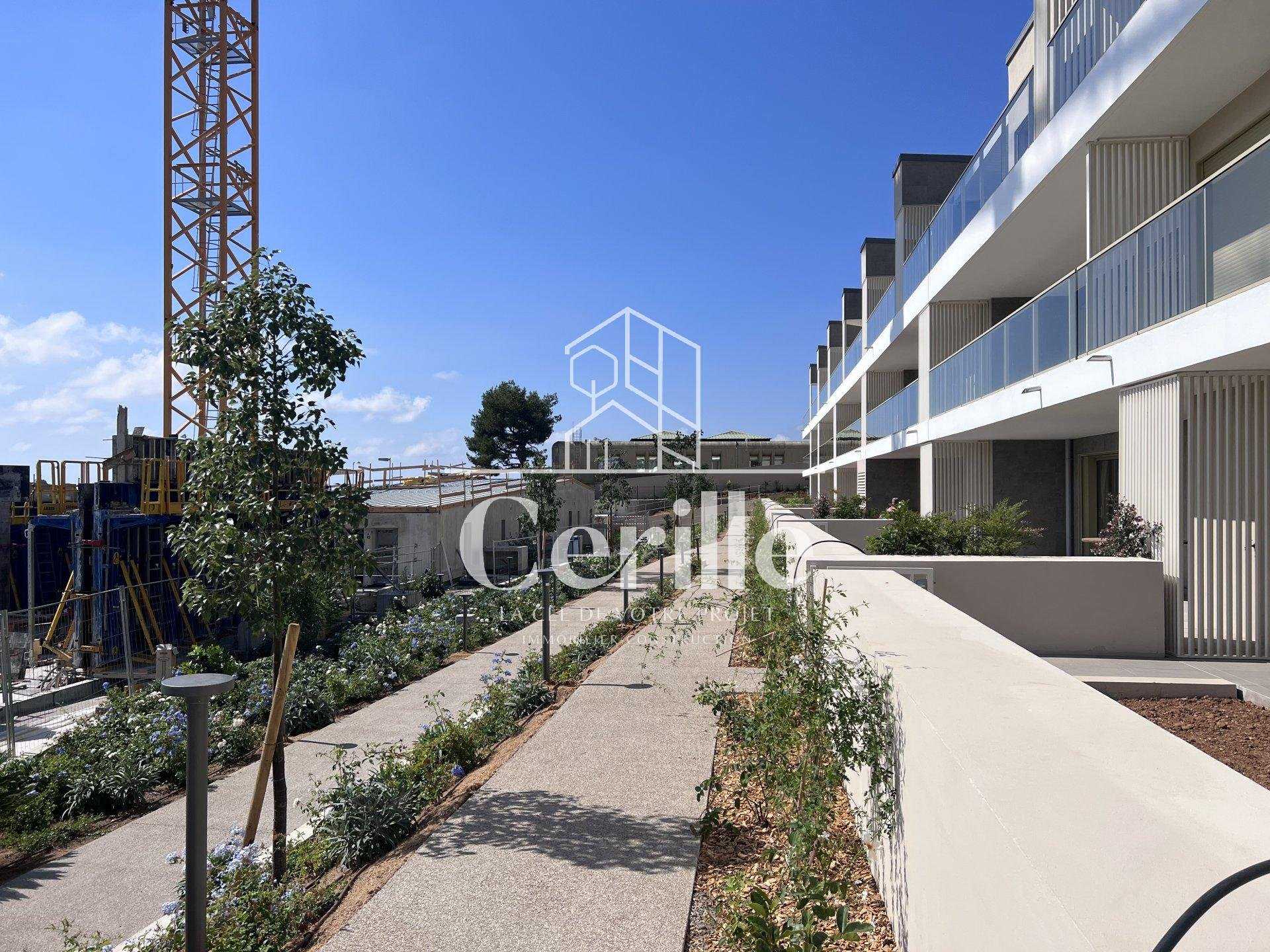 Condominium dans La Madeleine, Provence-Alpes-Cote d'Azur 10817699