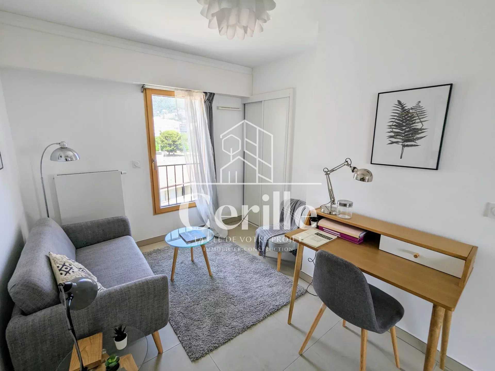 Condominium in Toulon, Var 10817813