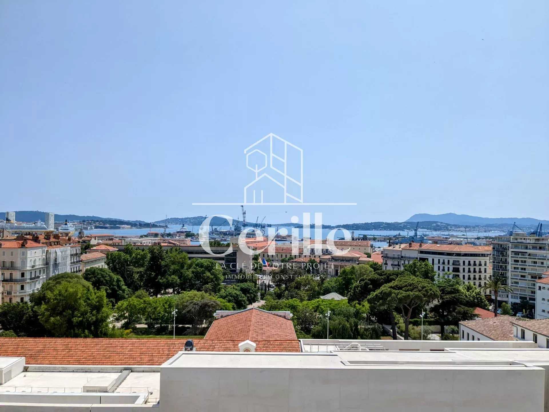 Huis in Toulon, Provence-Alpes-Cote d'Azur 10817814
