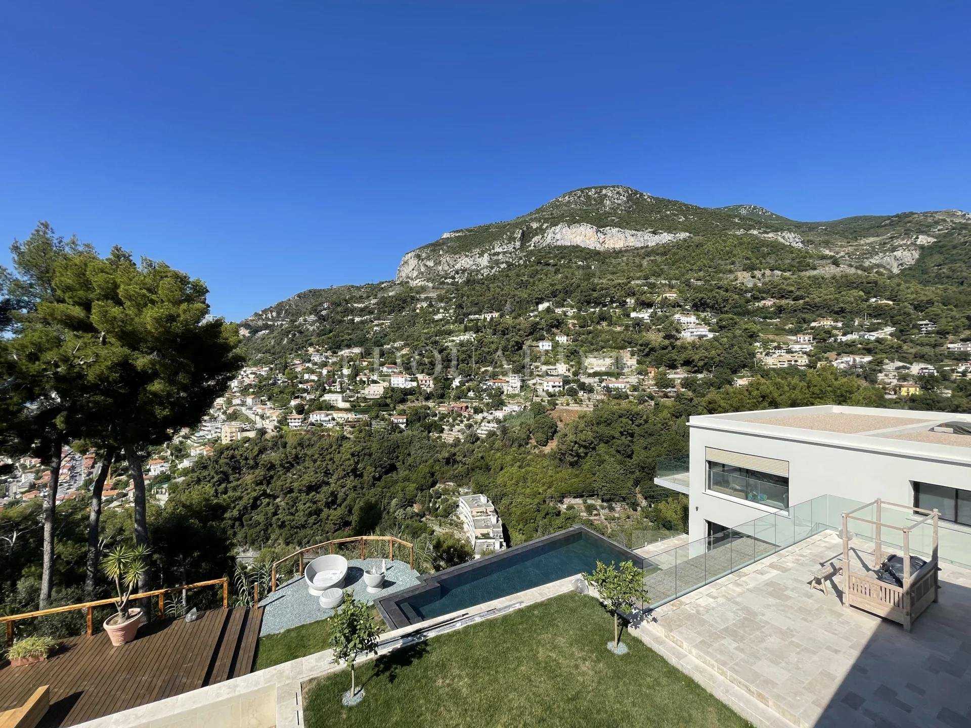 casa en Roquebrune-Cap-Martin, Alpes-Maritimes 10817832