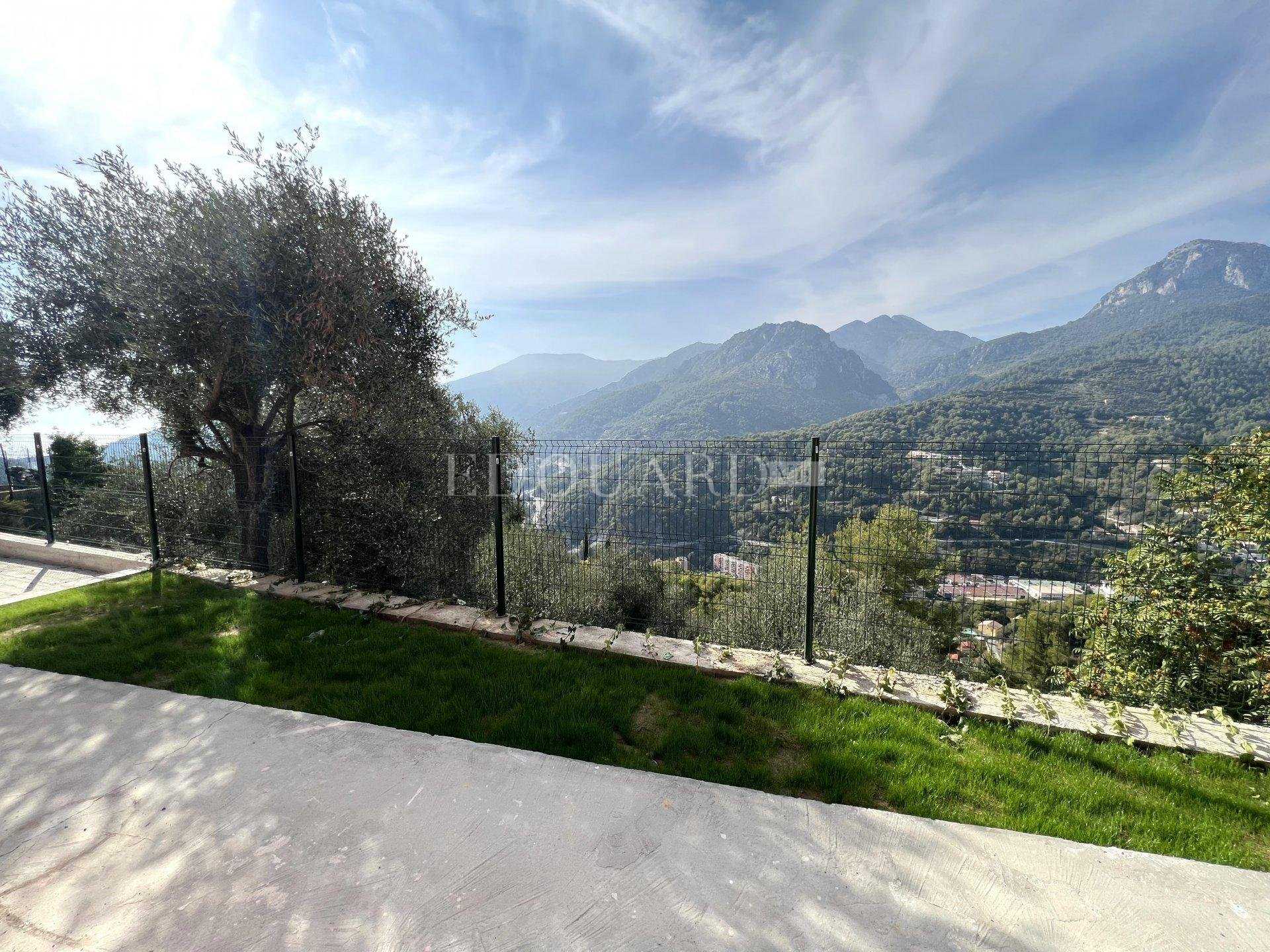Useita taloja sisään Castellar, Provence-Alpes-Cote d'Azur 10817847